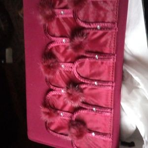 A brand new purse never been used Straight Out of the Box who wants to get